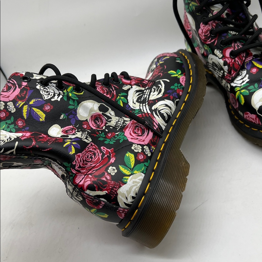 Dr Martens 1460 Pascal Rose Skull Lace Up Ankle Boots Women’s size 7 - Picture 5 of 12